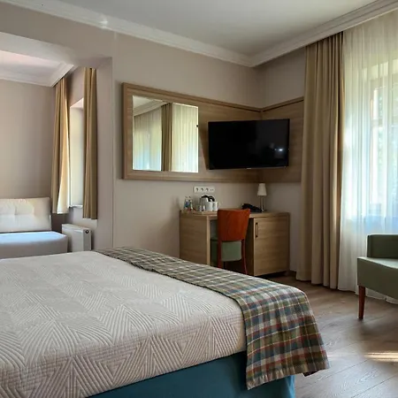 מלון Greno & קרפאז'